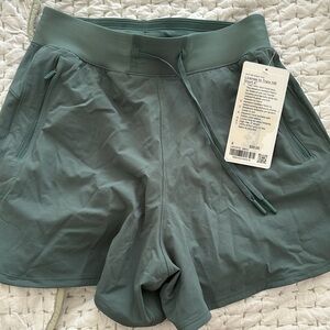 Lululemon shorts NWT